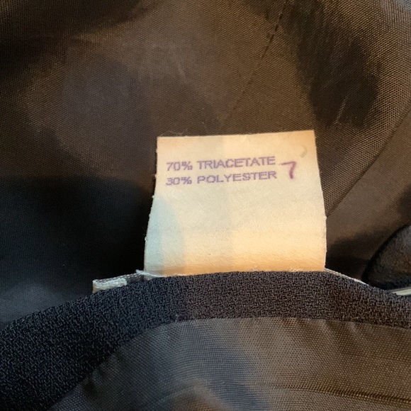 Jones Wear Navy blazer and pencil skirt. Size 12. Both fully lined. - Picture 7 of 7